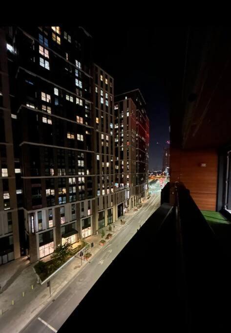 2 Bed Apartment Close To Station With Parking Londres Extérieur photo